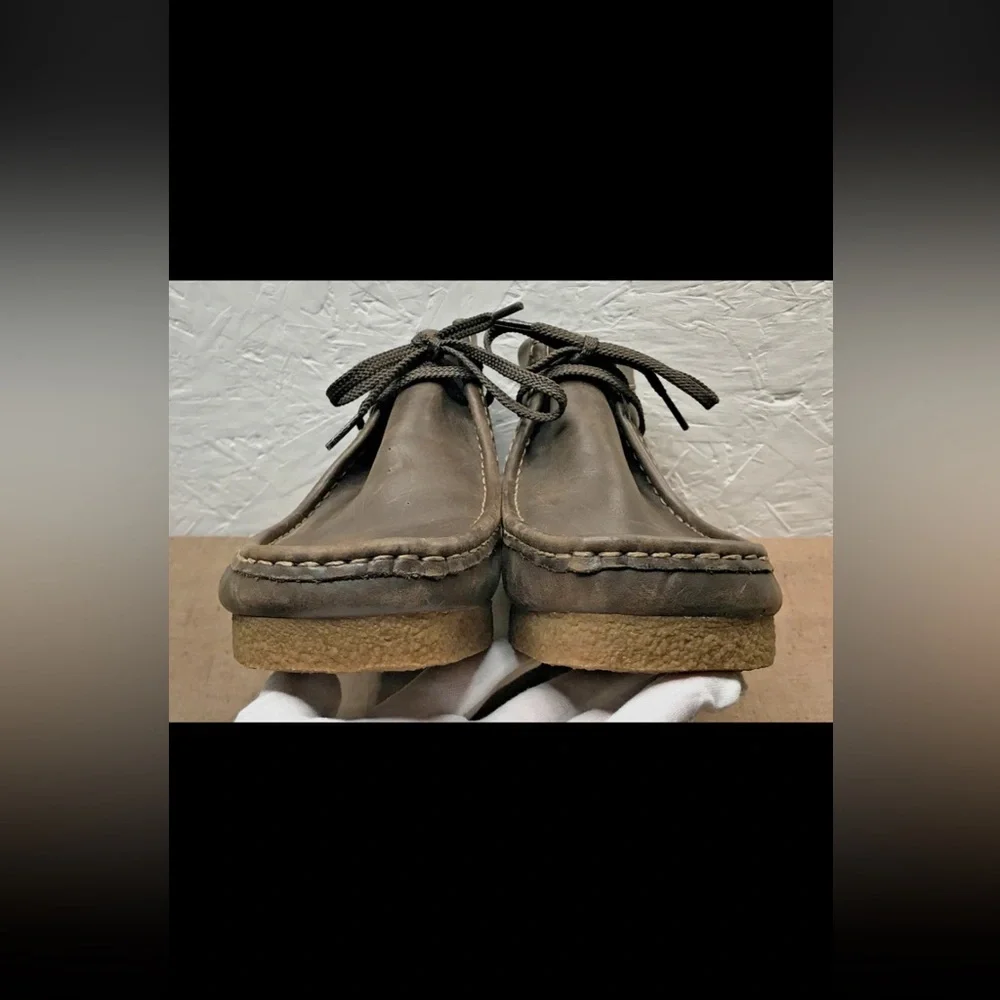 Clarks Shacre Men's Chukka Boots 2-Eye Brown Leather w/ Crepe Soles Size 10.5M